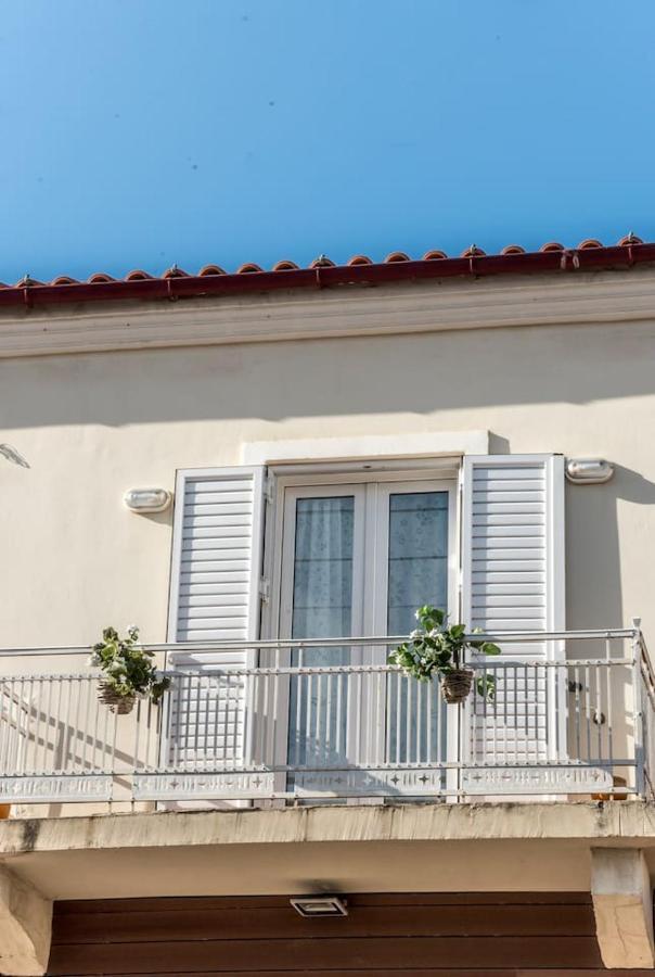 Nikis Apartment Chania  Eksteriør billede
